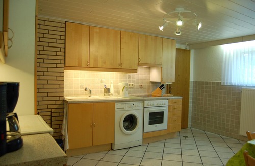 Bad Fallingbostel Apartment | Apartment 'Ferienwohnung Weingarten' with Shared Terrace, Private Garden and Wi-Fi