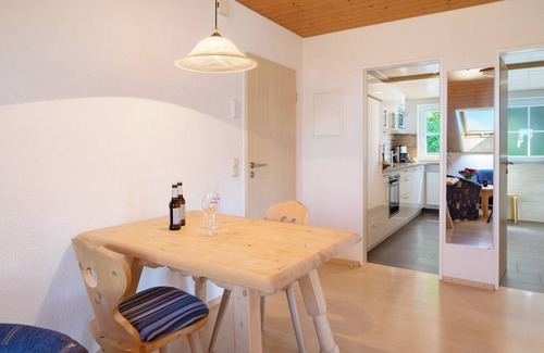 Sankt Maergen Apartment | Apartment 'Ferienwohnung Nachtigall' with Mountain View, Shared Garden and Wi-Fi