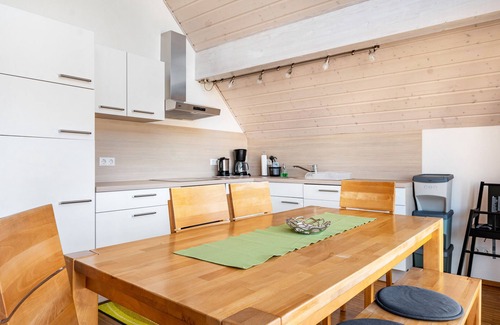 Neipperg Apartment | Apartment 'Ferienwohnung Riesling' with Balcony and Wi-Fi