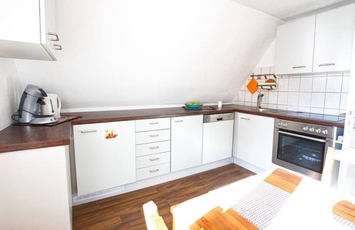 Ebersberg District Apartment | Apartment 'Ferienwohnung Bayerl' with Balcony and Wi-Fi