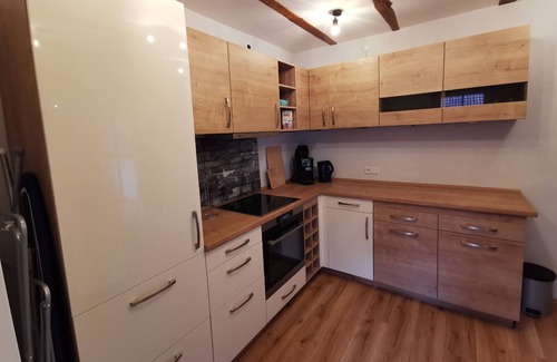 Rotenburg an der Fulda Apartment | Apartment 'Ferienwohnung Haseltal' with Shared Garden, Balcony and Wi-Fi