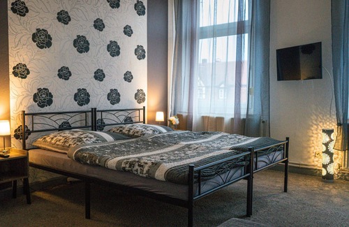 Gramzow Apartment | Apartment 'Ferienwohnung Zum Alten Hotel' with Wi-Fi