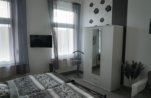 Gramzow Apartment | Apartment 'Ferienwohnung Zum Alten Hotel' with Wi-Fi
