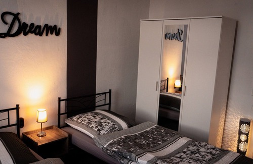 Gramzow Apartment | Apartment 'Ferienwohnung Zum Alten Hotel' with Wi-Fi
