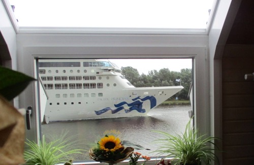 Duckerswisch Apartment | Apartment 'Fewo 1' with Lake View, Private Garden and Wi-Fi