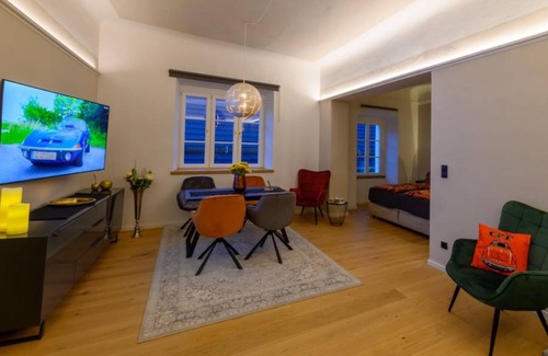 Gmuend in Kaernten Apartment | Apartment "Gasthof Alte Post - Top 2 Super 6" with Mountain View & Wi-Fi