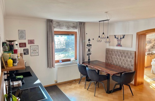 Leibsdorf Apartment | Apartment 'Gemütliche Wohnung Nähe Klagenfurt' with Private Terrace, Private Garden and Wi-Fi