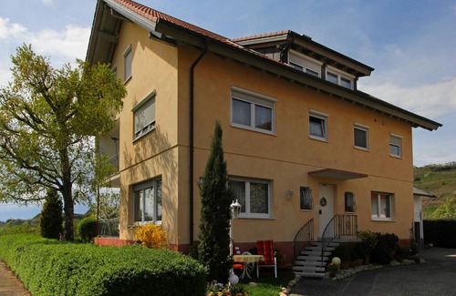 Vogtsburg Apartment | Apartment 'Graf' with Shared Terrace, Shared Garden and Wi-Fi