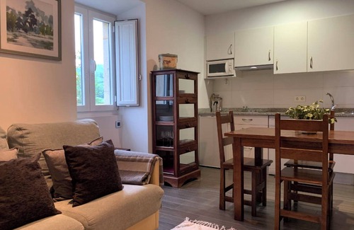 Ituren Apartment | Apartment 'Hartza' with Mountain View, Wi-Fi and Air Conditioning