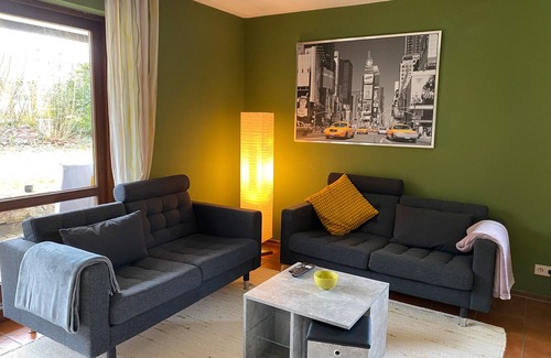 Sulgen Apartment | Apartment 'Heinrich' with Private Terrace, Private Garden and Wi-Fi