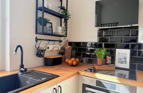 Emden Apartment | Apartment 'Herrentor' with Private Terrace, Private Garden and Wi-Fi
