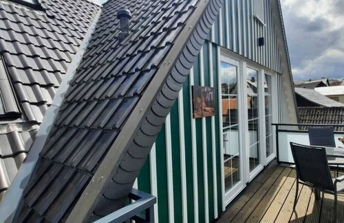 Finnentrop Apartment | Apartment 'Heuboden' with Shared Garden, Balcony and Wi-Fi