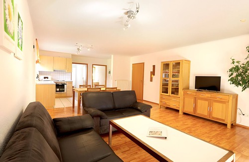Borslingen Apartment | Apartment 'Himmelreich' with Private Terrace, Shared Garden and Wi-Fi