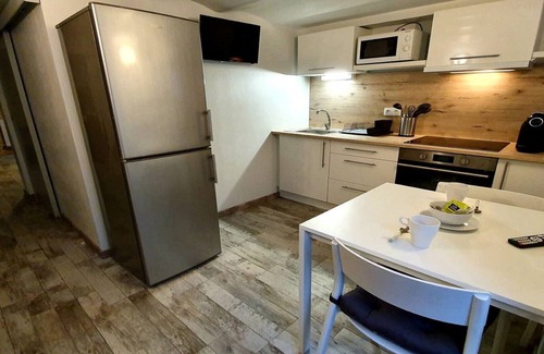 Fleury-les-Aubrais Apartment | Apartment/house 150m Fleury-les-Aubrais train station -2 km downtown Orleans