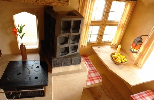 Trostberg Apartment | Apartment Hofmarkstubn in the tower to Schloss Schedling near the Chiemsee