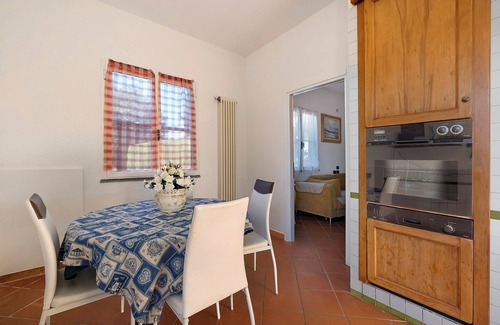 Campochiesa Apartment | Apartment 'Home Charlene' with Garden and Wi-Fi