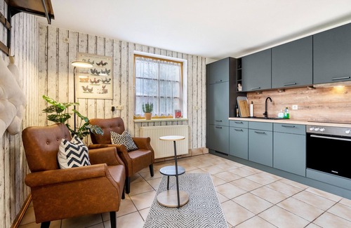 Lohmen Apartment | Apartment 'Hühnerstall By Opitz' with Shared Garden and Wi-Fi