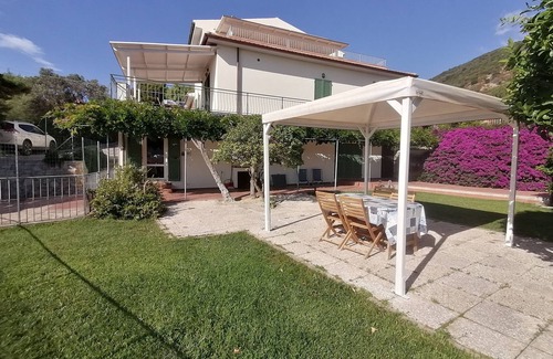 Patresi House | Apartment Il Mirto" with Mediterranean Garden and Sea View