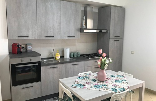 Scoglitti Apartment | Apartment 'Il Timone Di Via Del Mare' with Private Terrace, Wi-Fi and Air Conditioning