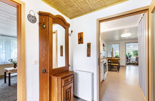 Schmargendorf Apartment | Apartment 'Im Blumengarten' with Wi-Fi, Terrace & Garden