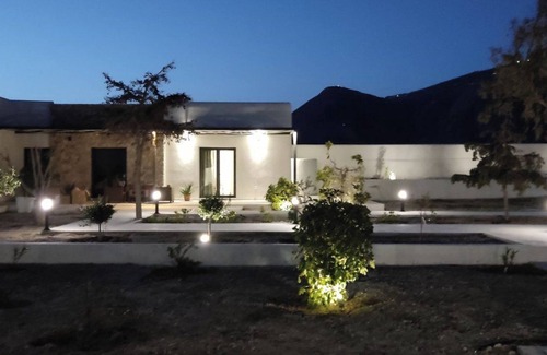 Agios Georgios House | Apartment In A Hotel 'Villa Basilca Tefsia' with Private Garden, Wi-Fi and Air Conditioning