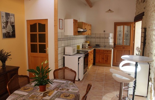 Colonzelle Apartment | Apartment in a quiet village house