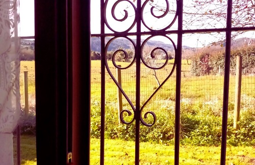 Sales Cottage | Apartment in a rural house with a small garden.Pets allowed