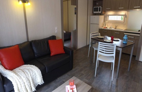 Claouey Apartment | Apartment in Blériot-Plage near Sandy Beach