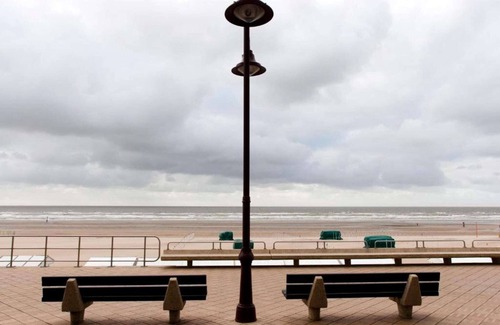 De Haan Apartment | Apartment in De Haan with Stunning Sea Views