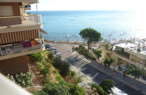 Salou City Centre Apartment | Apartment in first line of sea in Salou