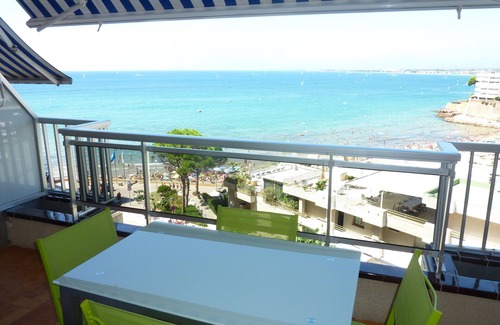 Salou City Centre Apartment | Apartment in first line of sea in Salou
