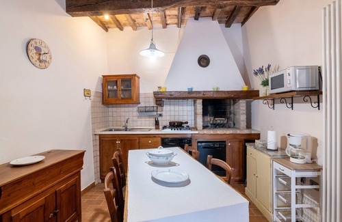 Furlo House | Apartment in Furlo with Saltwater Pool