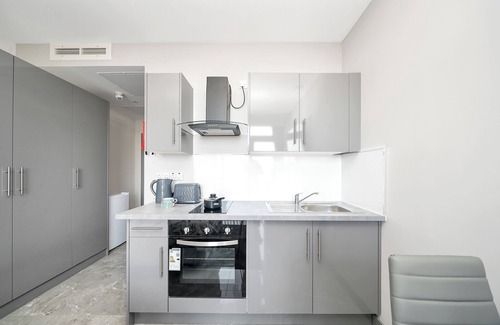 Loxford Apartment | Apartment in Ilford, East London