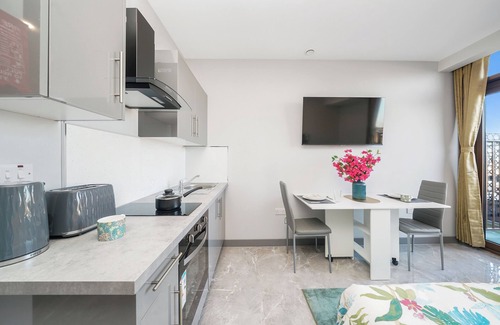 Loxford Apartment | Apartment in Ilford, East London
