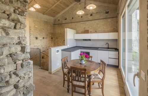 Monforte d'Alba Apartment | Apartment in Monforte D'alba with 1 bedrooms sleeps 4
