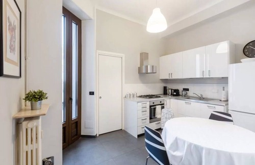 Tricolore Apartment | Apartment in Milan with 2 bedrooms sleeps 6