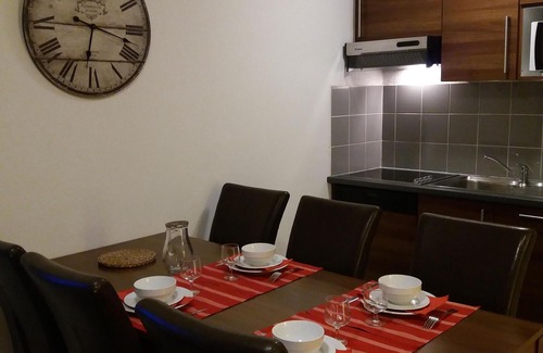 Aix-les-Bains Apartment | apartment in residence near the lake