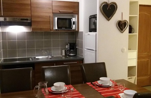 Aix-les-Bains Apartment | apartment in residence near the lake