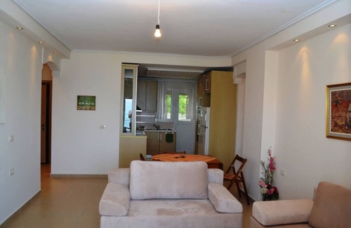 Qafe e Gjashtes Apartment | Apartment in Saranda with Sea Views