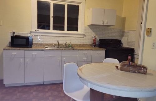 Uniontown Apartment | Apartment in town, just minutes to Ohiopyle, Laurel Cavern and Nemacolin.