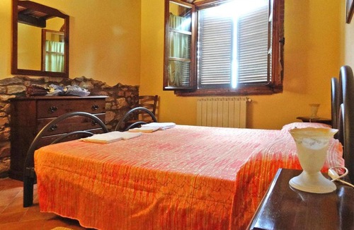 Volterra Apartment | Apartment in Villamagna with heating