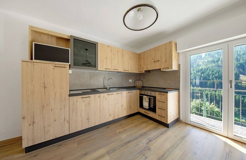 San Pietro di Cadore Apartment | Apartment 'Blu' with Mountain View, Private Terrace and Wi-Fi