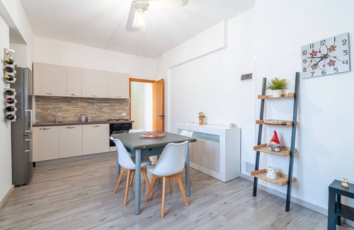 Casuzze Apartment | Apartment 'Stefany' with Private Terrace, Wi-Fi and Air Conditioning