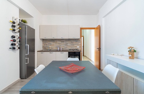 Casuzze Apartment | Apartment 'Stefany' with Private Terrace, Wi-Fi and Air Conditioning