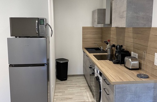 Contrexeville Apartment | Apartment-Jeannot-en Ville-Shower-City view