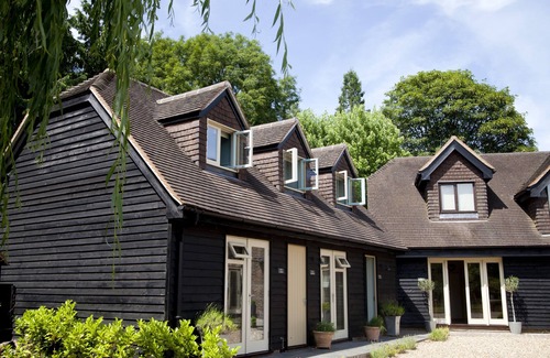 Quidhampton Apartment | Apartment Just Minutes from Salisbury & Stonehenge with Countryside Views