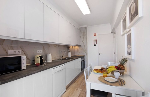 Faro Apartment | Apartment 'Justo's House' with Balcony and Wi-Fi