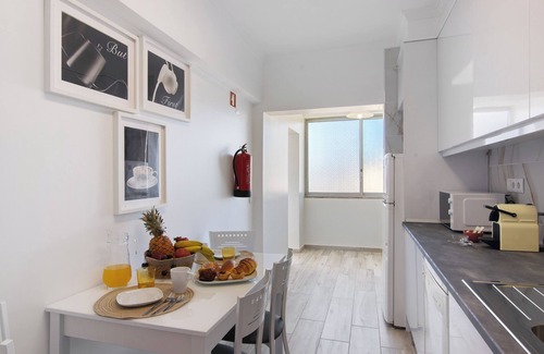 Faro Apartment | Apartment 'Justo's House' with Balcony and Wi-Fi