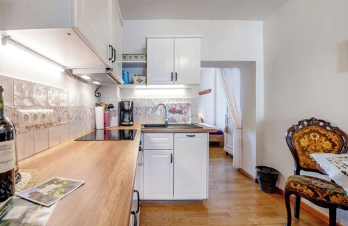 Maring-Noviand Apartment | Apartment 'Kristallzimmer - Studio' with Private Terrace, Shared Garden and Wi-Fi