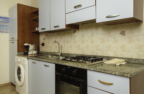 La Caletta Apartment | Apartment 'La Caletta A Due Passi Dal Mare ' with Mountain View, Balcony and Air Conditioning